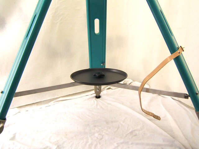 HEAVY_WOOD_TRIPOD_TRAY.JPG
